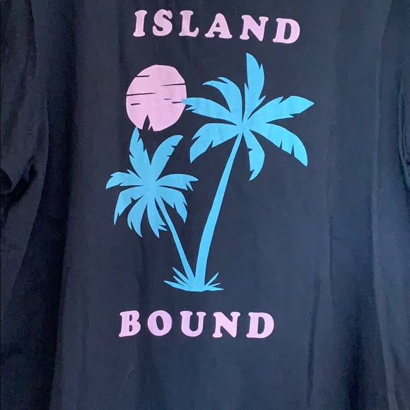 Old Navy Island Bound Cotton Tee - Picture 2 of 3